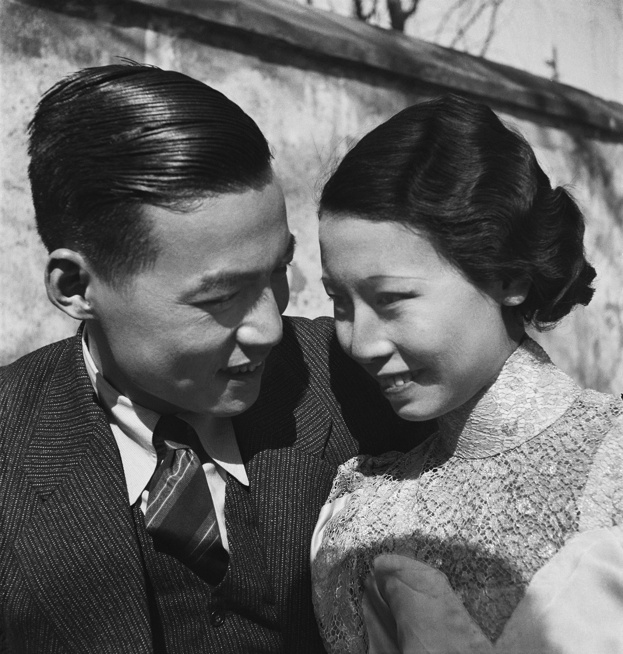 Foto01 Het gelukkige stel Beijing China Uit het boek People in China 1935 © EllenThorbecke Nederlands Fotomuseum - Ellen Thorbecke |  - Ellen Thorbecke
